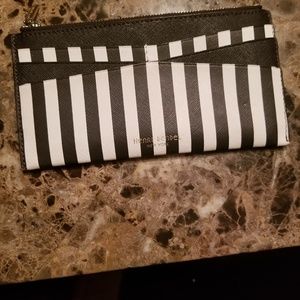 Henri Bendel thin zip wallet - last before removal